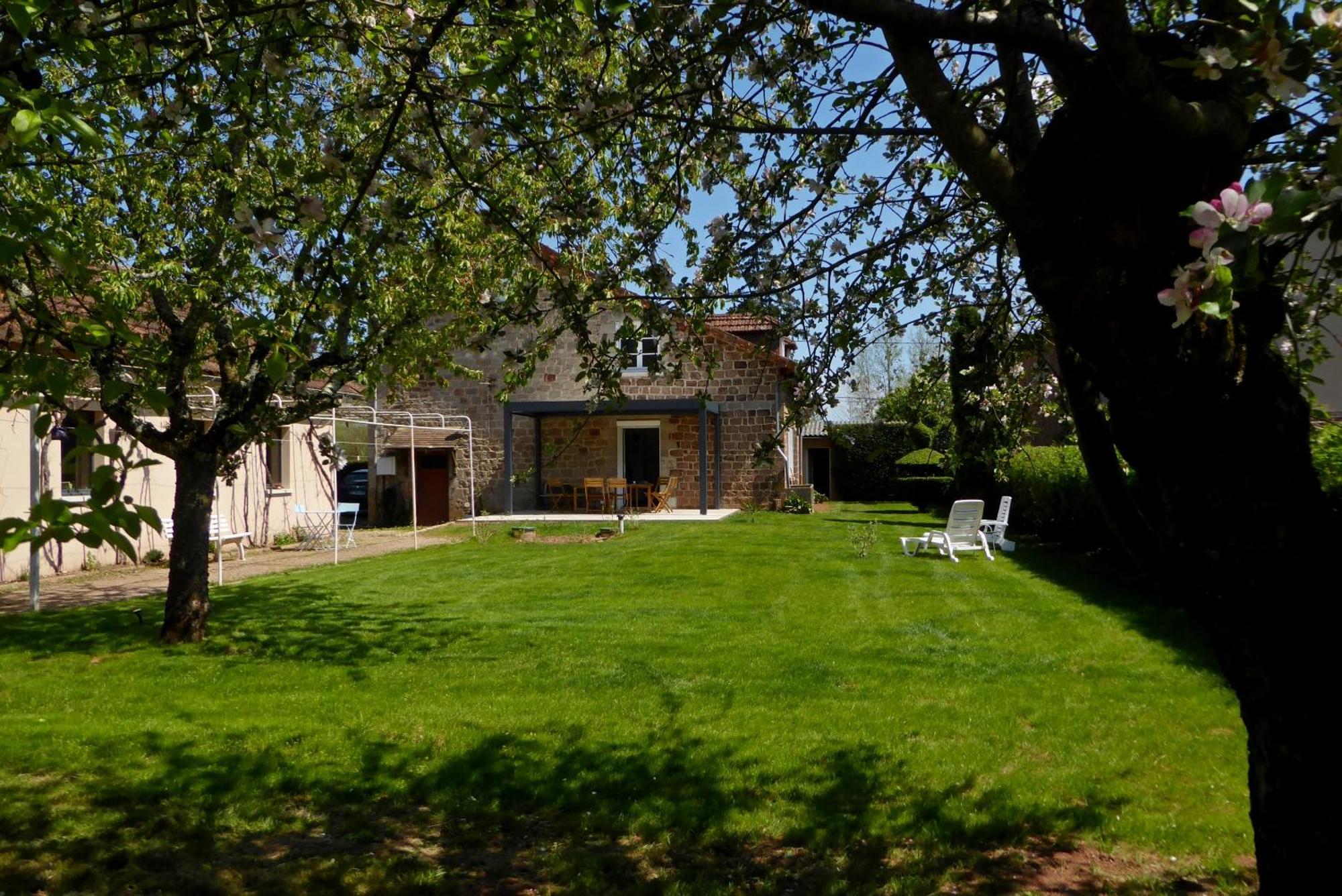L'Oustal Des Bons Vivants Conques-en-Rouergue Exterior photo
